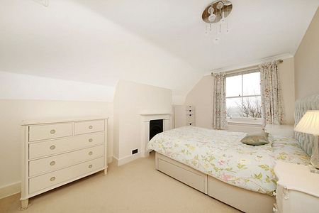 Beautiful 3/4 Bedroom Maisonette to Rent in Blackheath - Photo 3