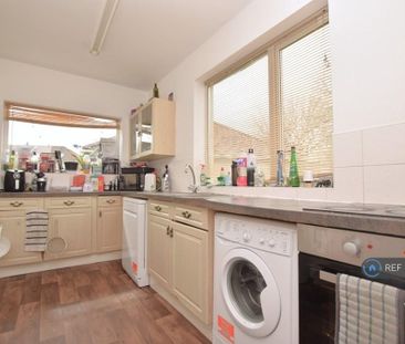 6 bedroom detached house to rent - Photo 1