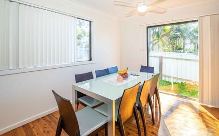 DELIGHTFUL 3-BEDROOM HOME - Photo 2