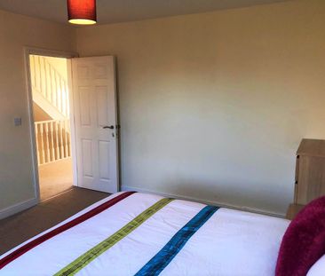 Hough Lane (room 2), Bramley, Leeds - Photo 1