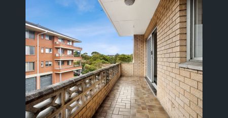 Renovated 2 bedroom apartment in centre of Dee Why - Photo 5