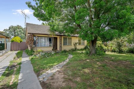 Neat Home in Quiet Location - Photo 4