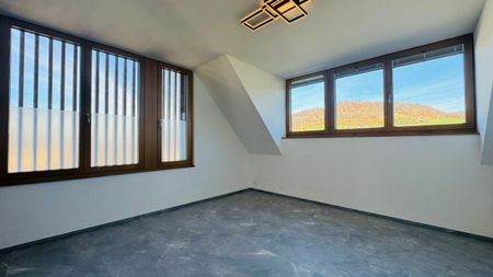 Helle, moderne 3½-Zimmer-Maisonettewohnung mit Wintergarten an idealer Lage in Itingen - Photo 3