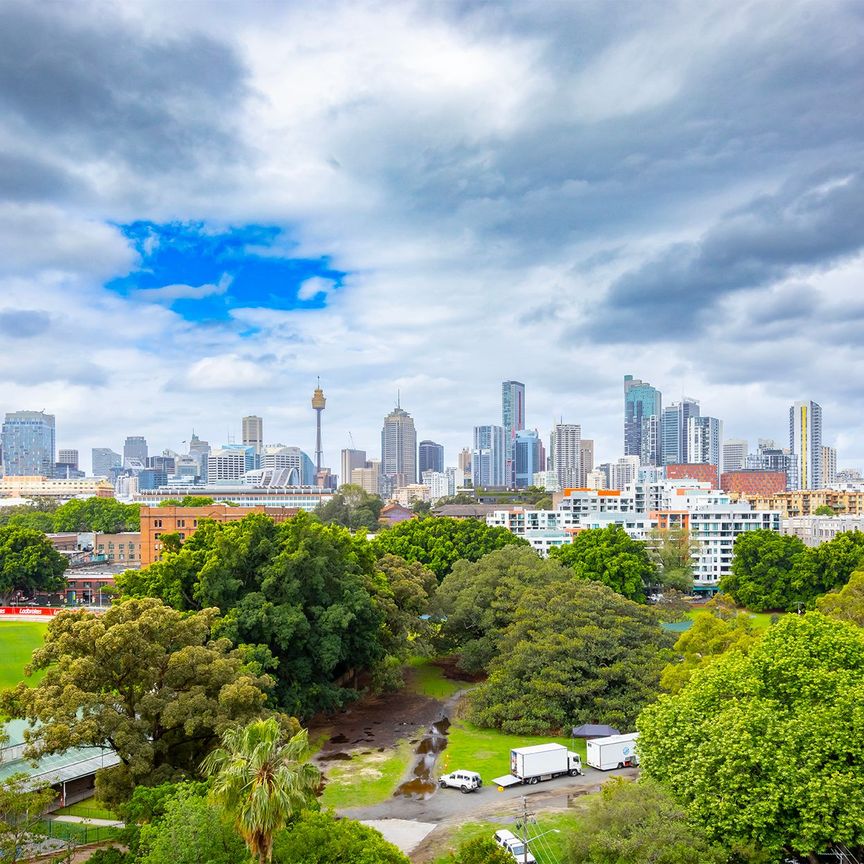 Two Bedroom Apartment with Sweeping City Views - Photo 1
