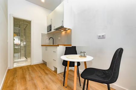 Ronda de Sant Pere, Barcelona, Catalonia 08010 - Foto 4