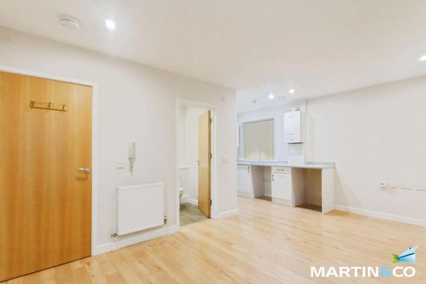 Studio to rent - Photo 1