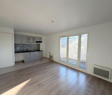 location Appartement T2 DE 40.35m² À ESBLY - Photo 2