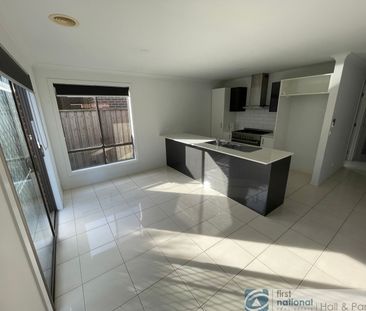 36 Lotus Street, Pakenham - Photo 6