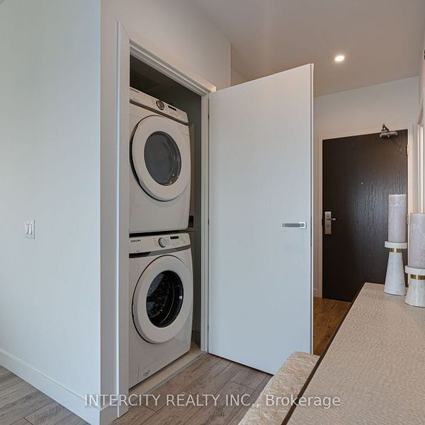 For Lease - 125 Bronte Road Unit# A606, Oakville, Ontario - Photo 1