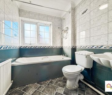 3 bedroom terraced house to rent - Photo 4