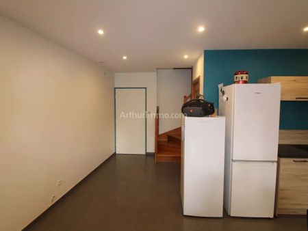 Location Maison de village 4 pièces 101 m2 à Marchamp - Photo 3