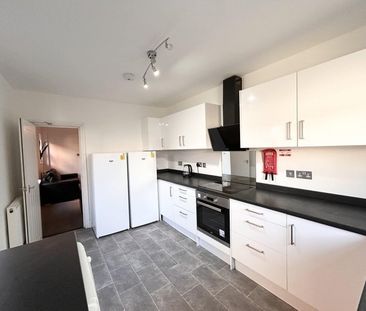 Room in a Shared House, Milton Road, SO15 - Photo 1