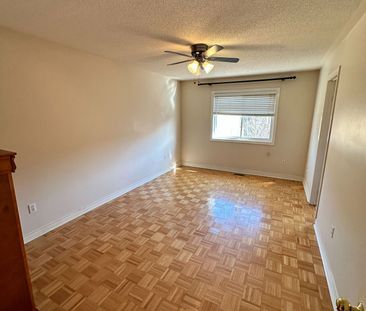 For Lease - 141 Foxchase Avenue, Vaughan, Ontario - Photo 6