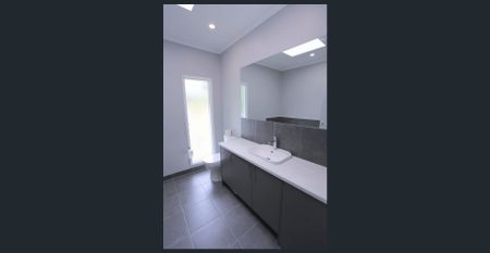 Newly Renovated Family Home with Standalone Office in the Heart of Blackburn - Photo 4