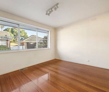 STUDIO UNIT - FURNISHED - RENT INCLUDES UTILITIES - Photo 5