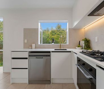 Forrest Hill - Photo 1