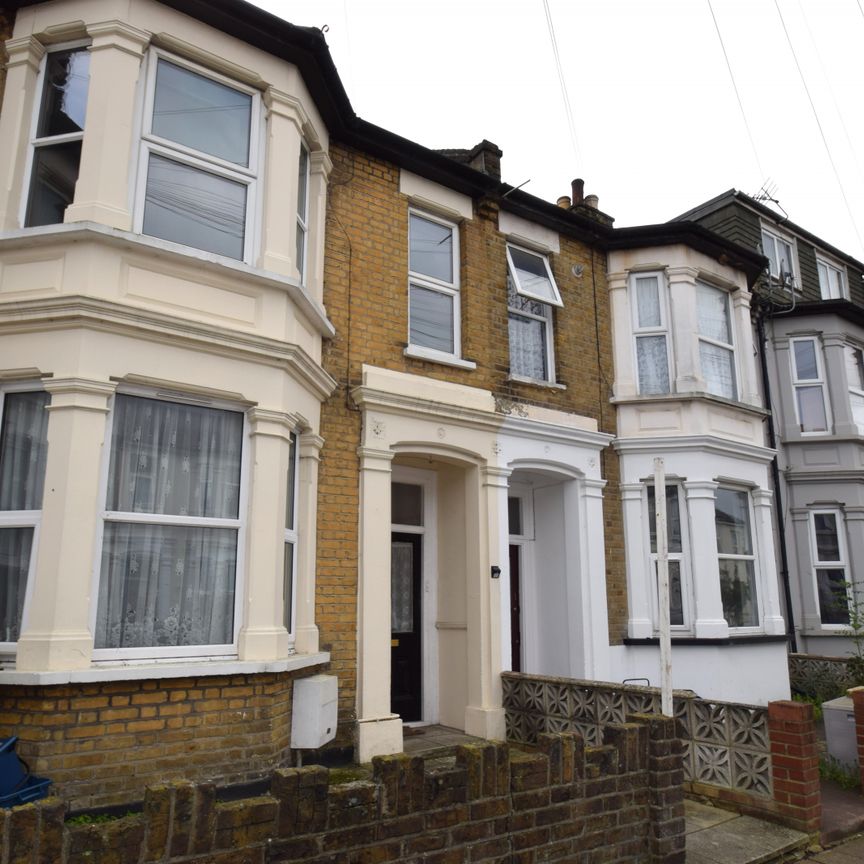 Hillcrest Road, Southend-On-Sea, SS1 - Photo 1