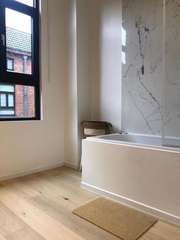 Gerenoveerde en gemeubelde woning op woonerf nabij Vrijdagsmarkt! JAARCONTRACT - Foto 5