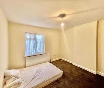 4 bedroom semi-detached house to rent - Photo 6