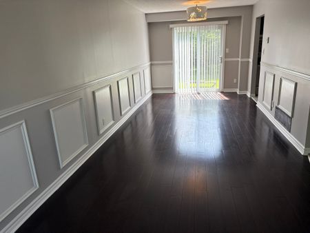 For Lease - 3255 Anderson Crescent, Mississauga, Ontario - Photo 2