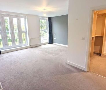 Woking, Surrey, GU22 - Photo 3