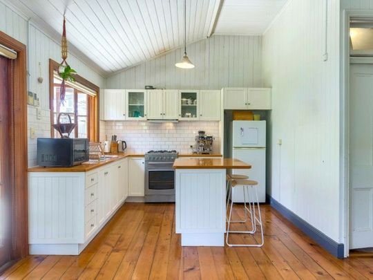 94 Sixth Avenue, Windsor QLD, Belconnen - Photo 1