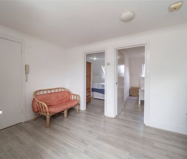 2 Bedroom Flat/Apartment to rent - Photo 5