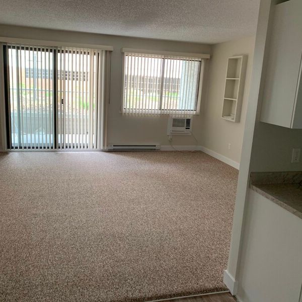 Heritage – 1 Bedroom with Large Patio! - Photo 1