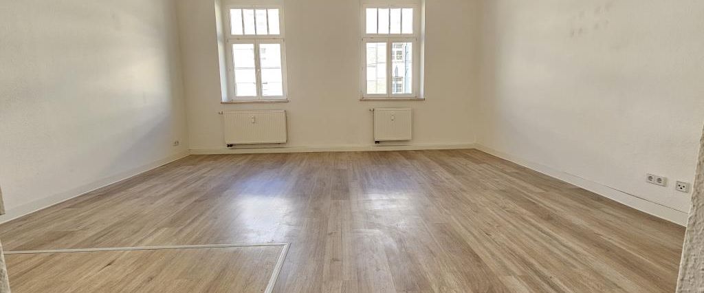 Practical and centrally located - Photo 1