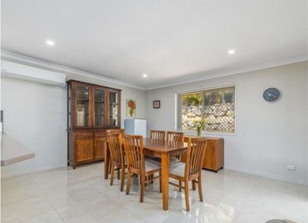 Available soon- Perfect family home. - Photo 4