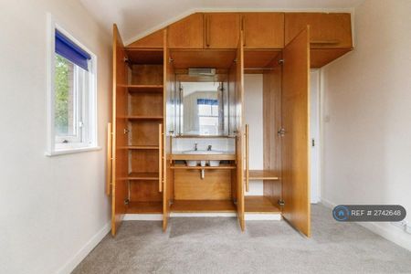 1 bedroom in a house share to rent - Photo 5