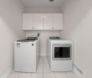 For Lease - 8 Hewison Avenue, Richmond Hill, Ontario - Photo 4