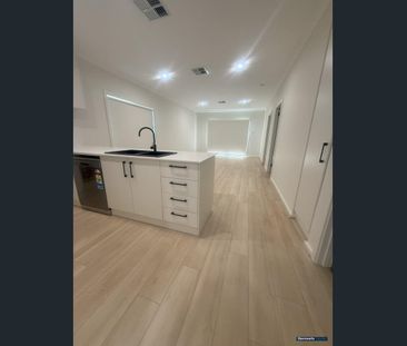 Brand New 4 Bedroom Home Walking Distance to Shops - Photo 6