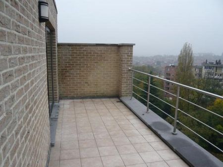 UCCLE : PENTHOUSE 2 CHAMBRES + TERRASSE - Uccle - Photo 3
