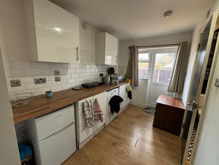 Studio to rent - Photo 5