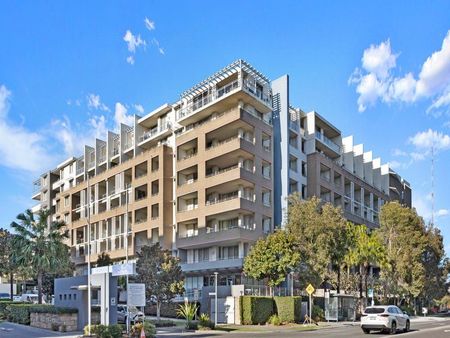 Sorrento- Large Two Bedroom Apartment - Photo 2