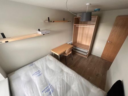 2 bed Apartment for Rent - Photo 4