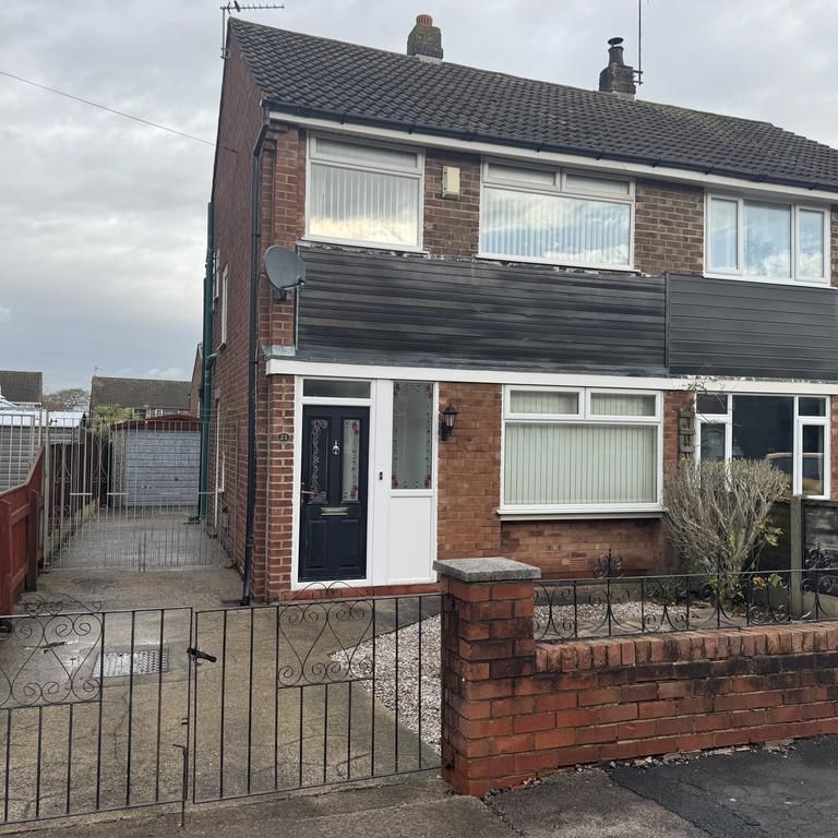 3 bedroom semi-detached house to rent - Photo 1