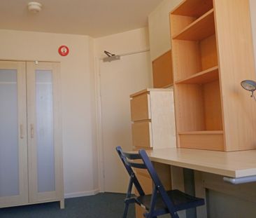 4 Bedroom Flat - Photo 2