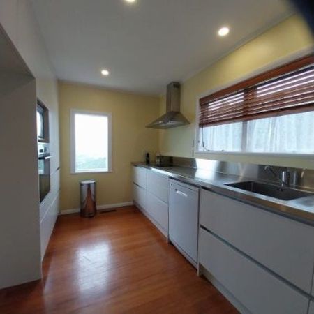 Highbury, 3 bedrooms - Photo 4