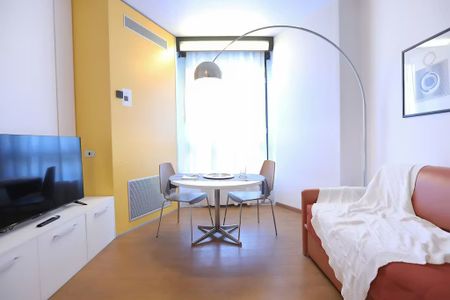 Via Ippolito Nievo, Milan, Lombardy 20145 - Photo 2