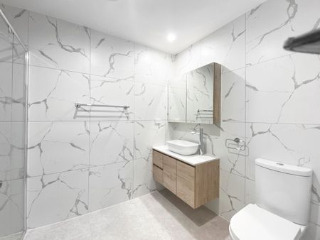 Stunning 3-bedroom, 2-bathroom Apartment - Photo 4