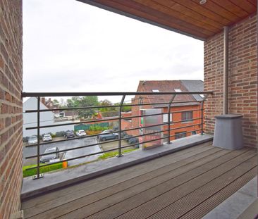 Verzorgd twee slaapkamer appartement in Roeselare met garage - Foto 1