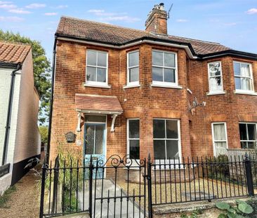 3 bedroom end of terrace house to rent - Photo 5
