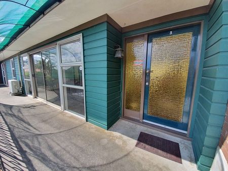 Spacious 3 Bedroom - double grammar zone - Photo 3