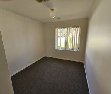 27 Iron Way - Photo 2