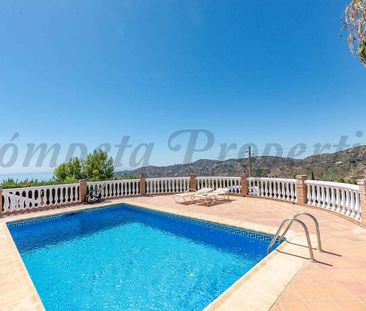 Country Property in Frigiliana, Inland Andalucia in the mountains - Photo 2