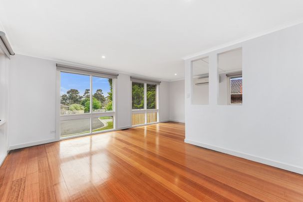 Spacious & Versatile Family Home in a Quiet Court Location - Photo 1