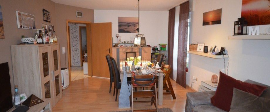 Schöne gepflegte Parterrewohnung mit Garten und Garage! - Foto 1