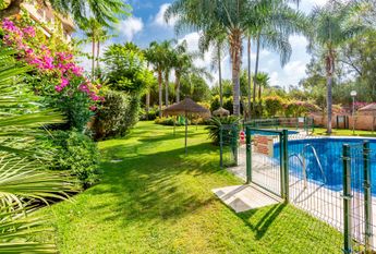 Spacious 4 bed penthouse, furnished and equipped in Marbella, near the Dunes of Artola and Cabopino